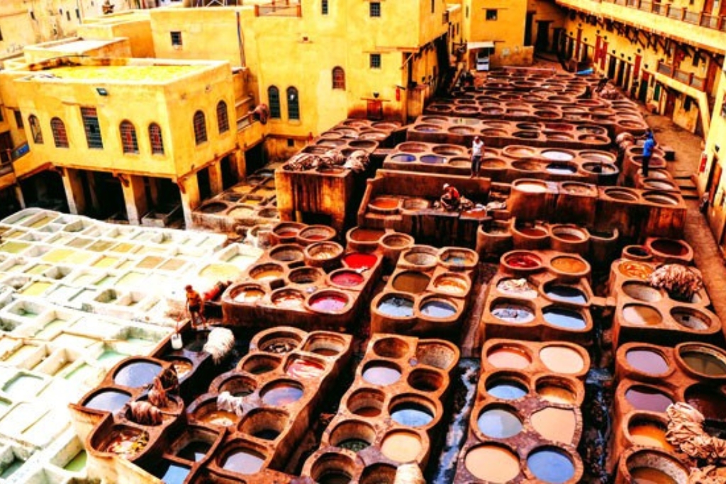 Get a Personal “Best Car Rental for 7 Passengers in Fez” Service